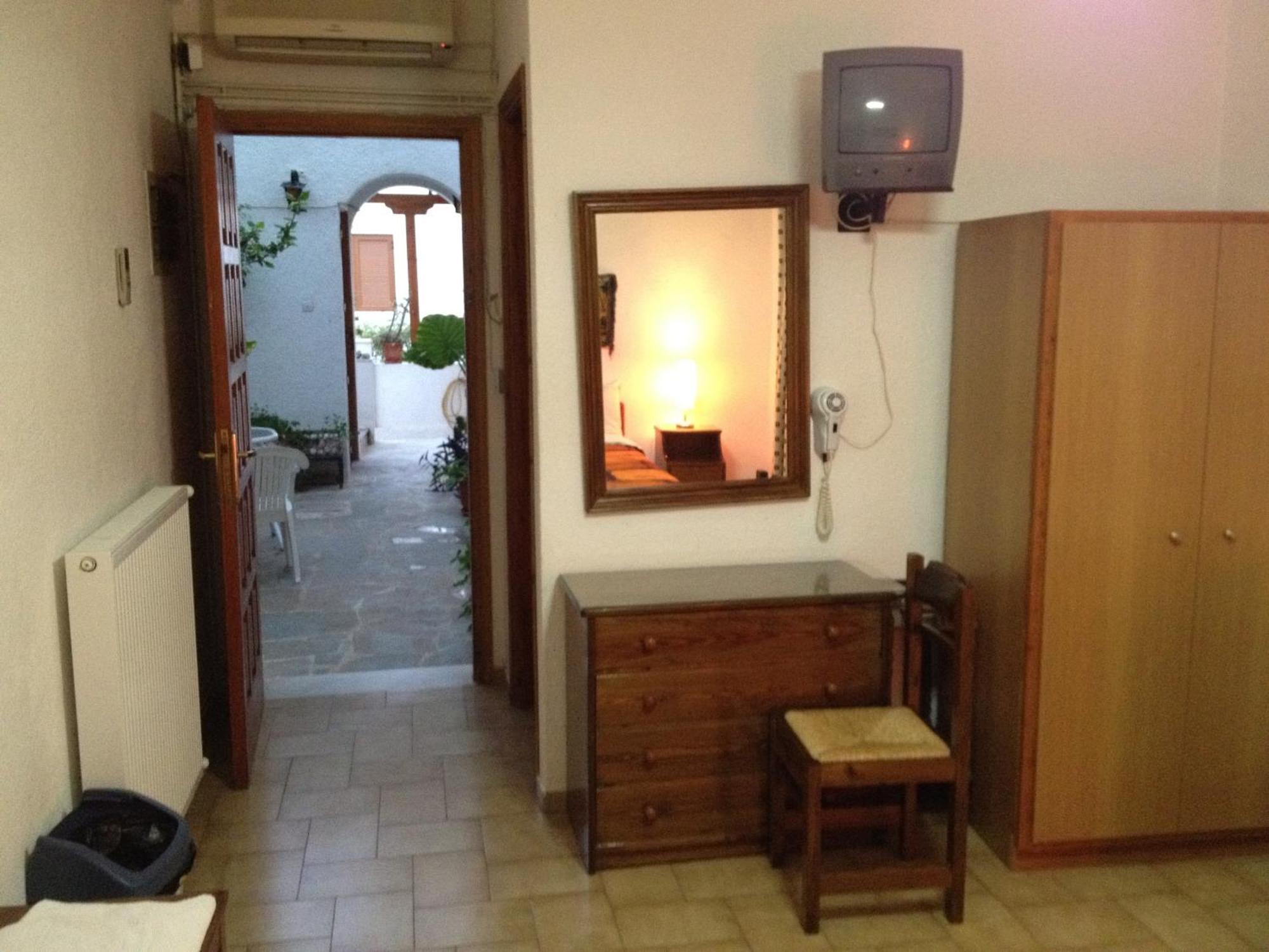 Pantazis Studios Aegina Exterior foto